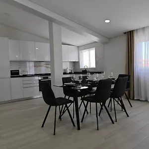  Apartamento King's Village